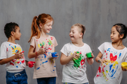 Sérgio Bento De Araújo apresenta recursos e metodologias eficazes para promover a inclusão de estudantes com TEA.