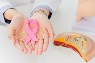 Entenda por que a relação entre o radiologista e a mamografia se tornou um dos pilares mais sensíveis da medicina diagnóstica moderna, com a análise de Vinicius Tadeu Sattin Rodrigues sobre precisão, confiança e cuidado.