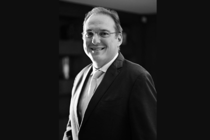 A comunicação estratégica na recuperação judicial influencia a confiança do mercado. Rodrigo Gonçalves Pimentel ressalta a relevância da transparência nesse processo.