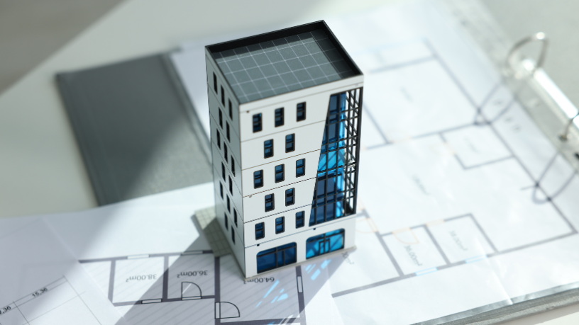 As decisões de projeto impactam diretamente o orçamento da incorporação imobiliária. Valderci Malagosini Machado explica como escolhas técnicas influenciam custos e viabilidade.