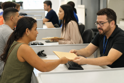 Atendimento do Sine-JP para trabalhadores em busca de vagas de emprego em João Pessoa